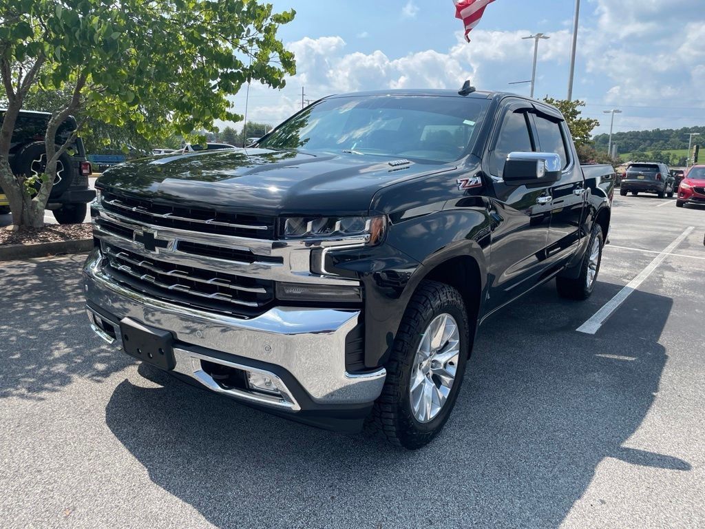 Mosaic Black Metallic 2022 Chevrolet Silverado 1500 Pickup Truck Four-Wheel Drive Automatic