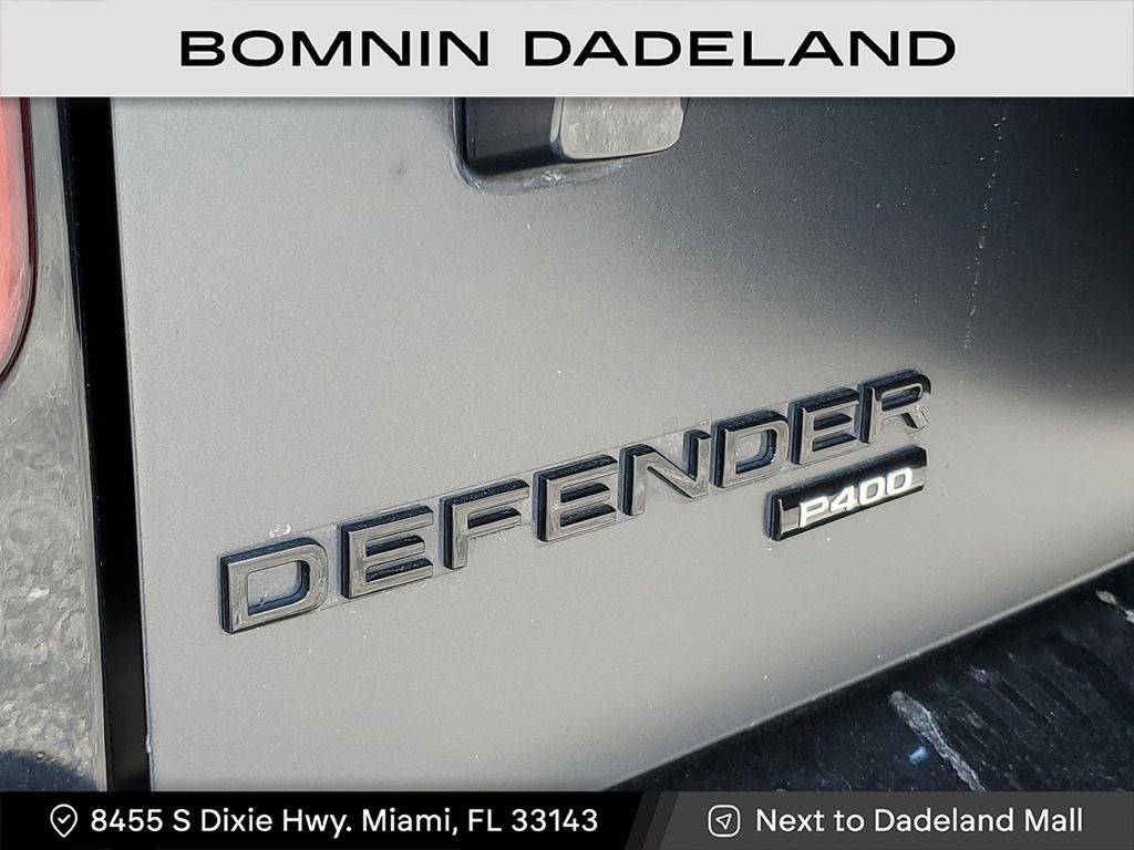 2023 Land Rover Defender 110 X-Dynamic SE photo