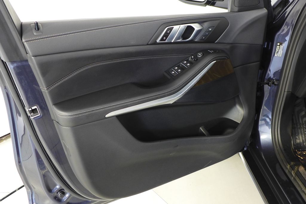 Thumbnail: 2022 BMW X5 - 11