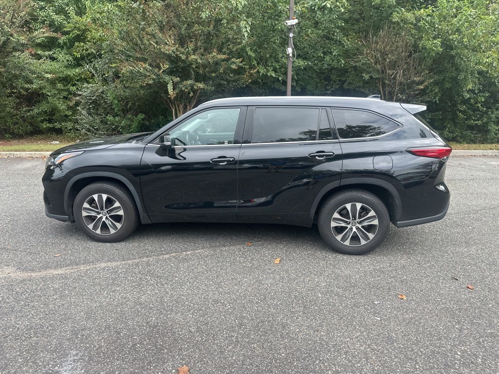 2022 Toyota Highlander XLE 6