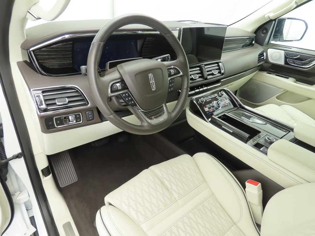 2024 Lincoln Navigator Black Label 9