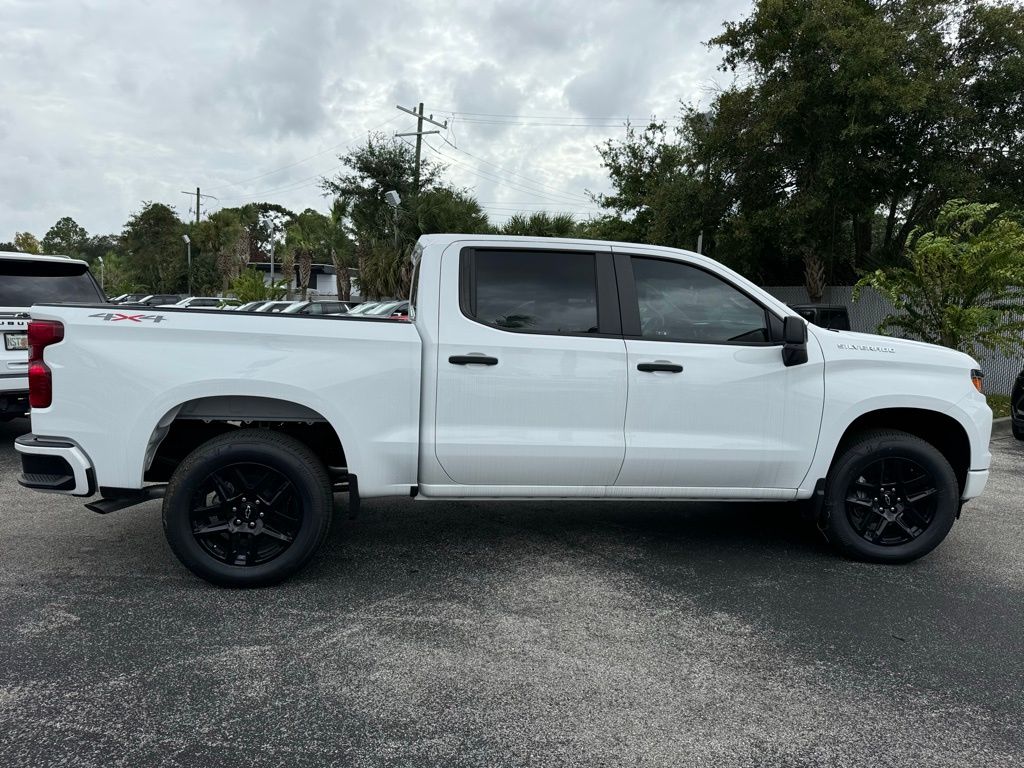 2024 Chevrolet Silverado 1500 Custom 8