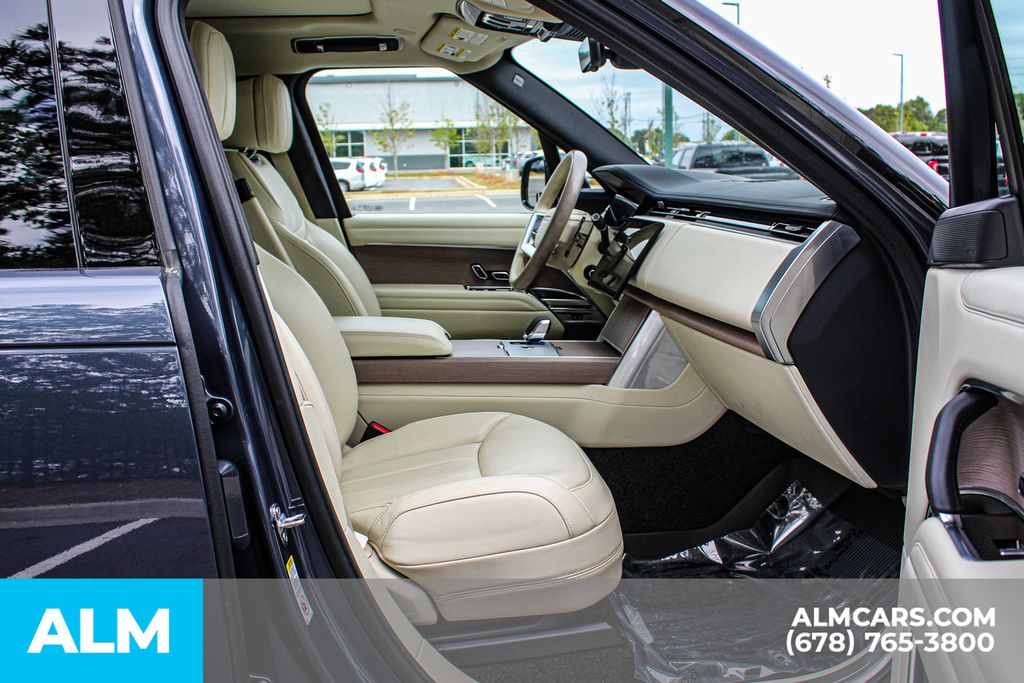 Used 2025 Gray Land Rover SE image 19