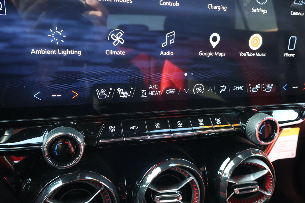 Thumbnail: 2024 Chevrolet Blazer EV - 25