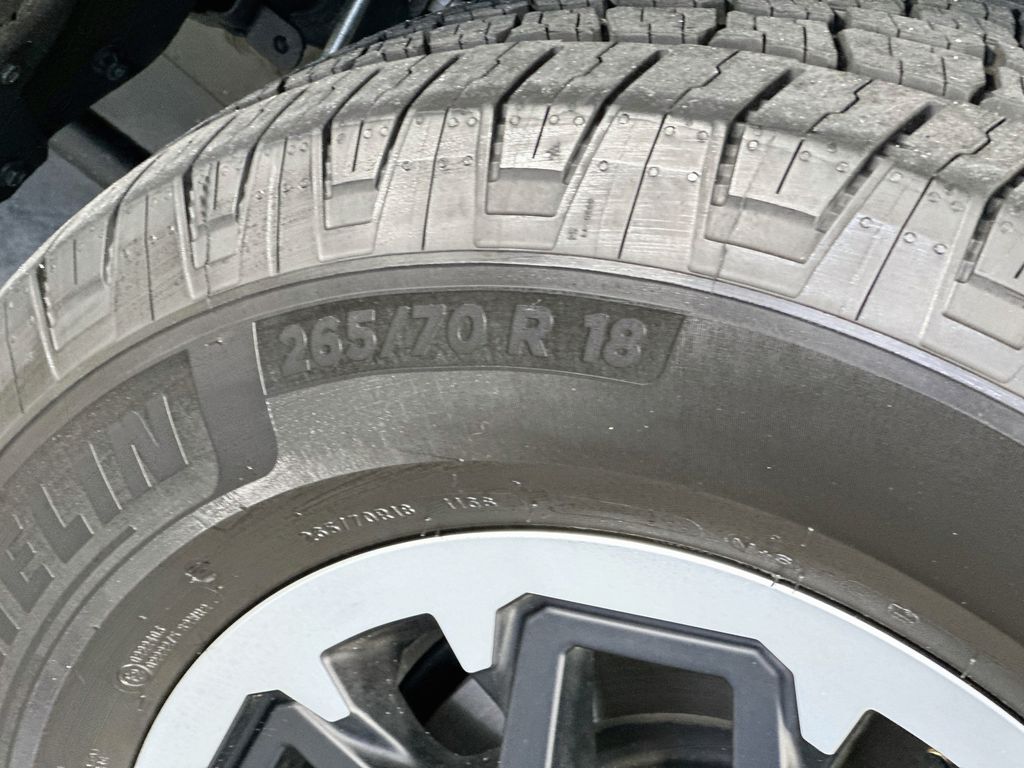 Toyota4Runner i-FORCE MAX Hybrid32