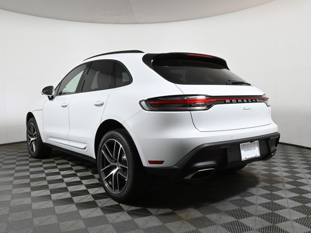 Thumbnail: 2026 Porsche Macan - 3