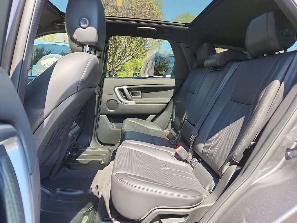 Thumbnail: 2019 Land Rover Discovery Sport - 10