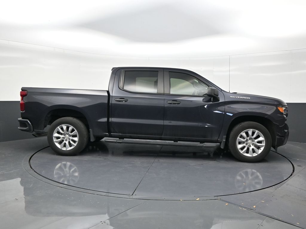View vehicle photo 6