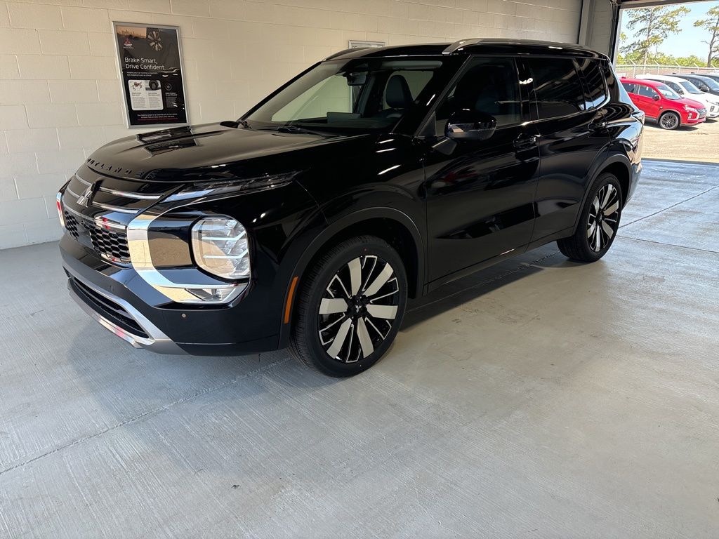 2026 Mitsubishi Outlander SEL FWD's photo
