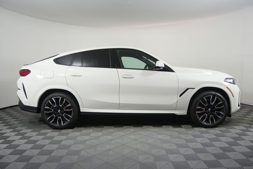 Thumbnail: 2027 BMW X6 - 2