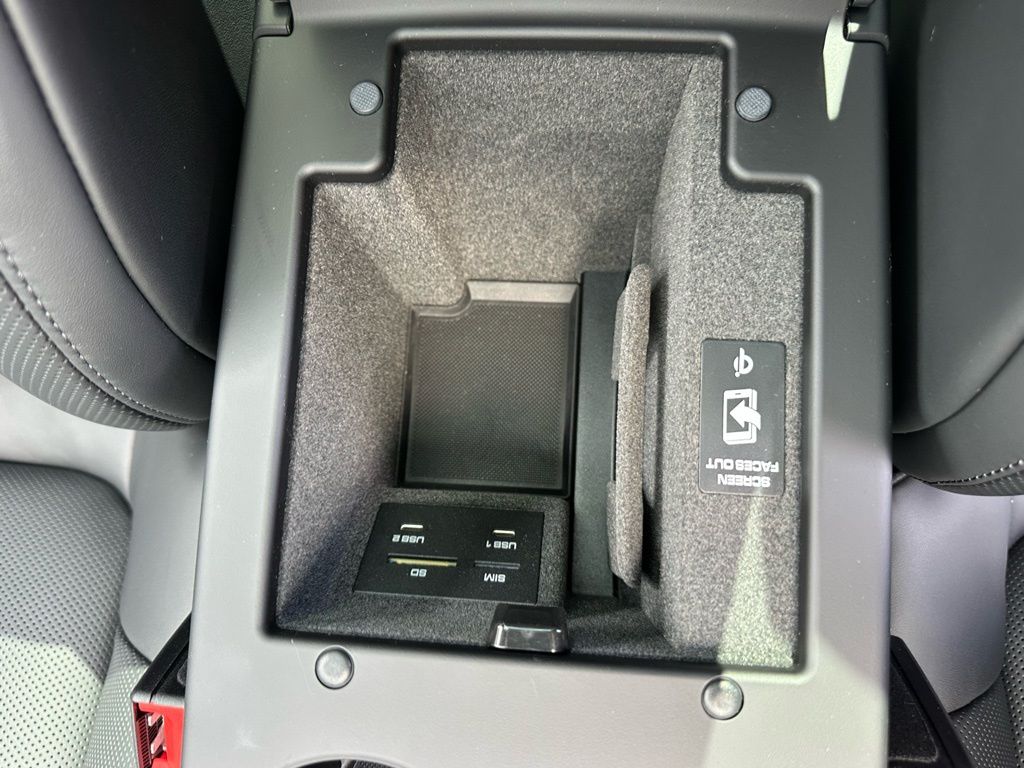 Thumbnail: 2026 Porsche Macan - 29