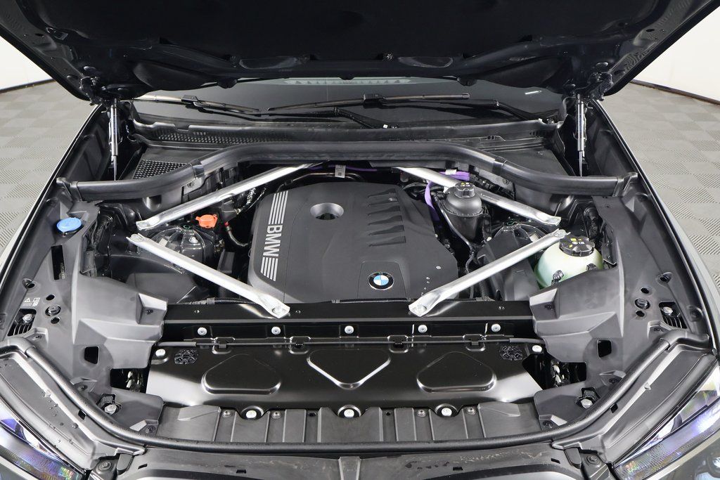 Thumbnail: 2026 BMW X5 - 9