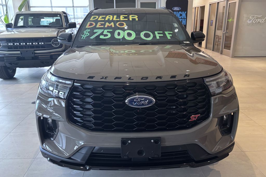 View vehicle photo 2