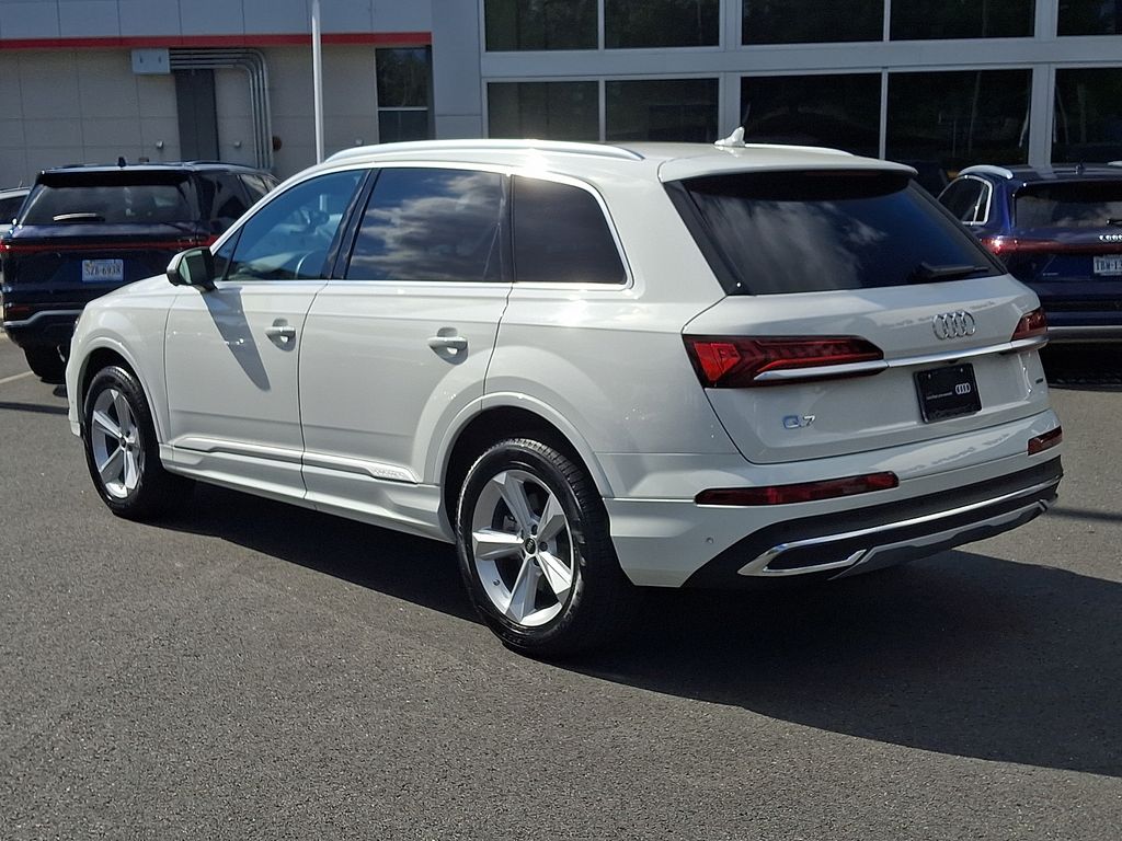 Thumbnail: 2023 Audi Q7 - 6