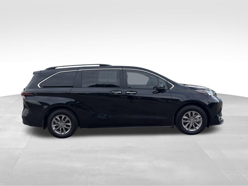 Used 2024 Toyota Sienna Van