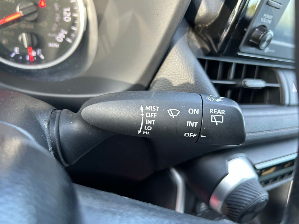 Thumbnail: 2021 Toyota RAV4 - 18
