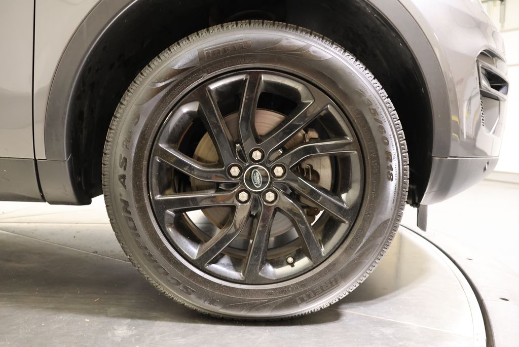 Thumbnail: 2019 Land Rover Discovery Sport - 12