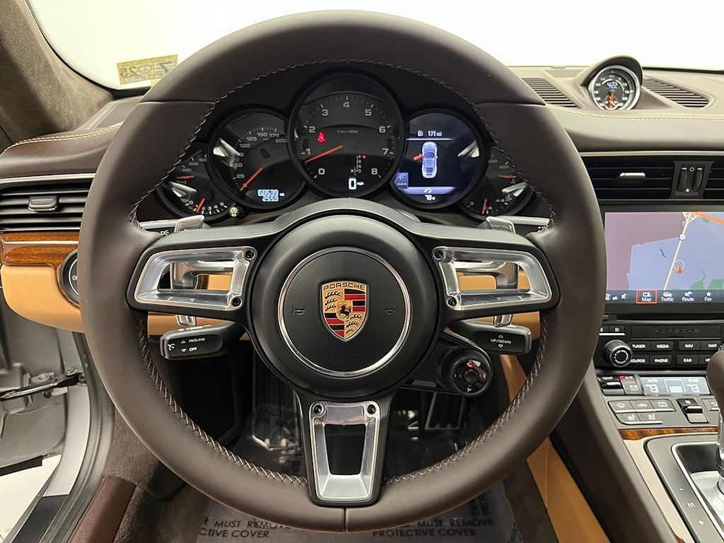Thumbnail: 2017 Porsche 911 - 12