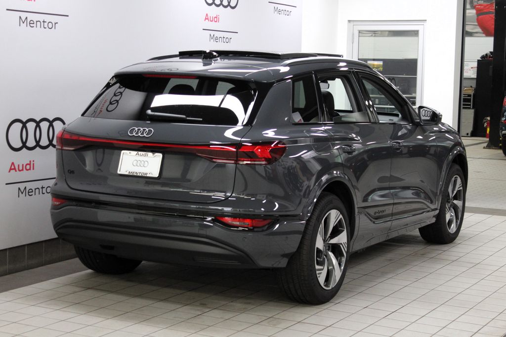 2025 Audi e-tron Premium 5