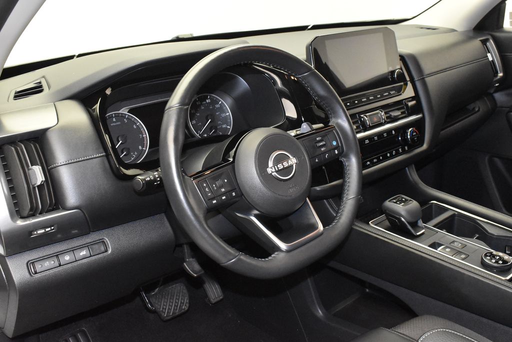 Thumbnail: 2023 Nissan Pathfinder - 15