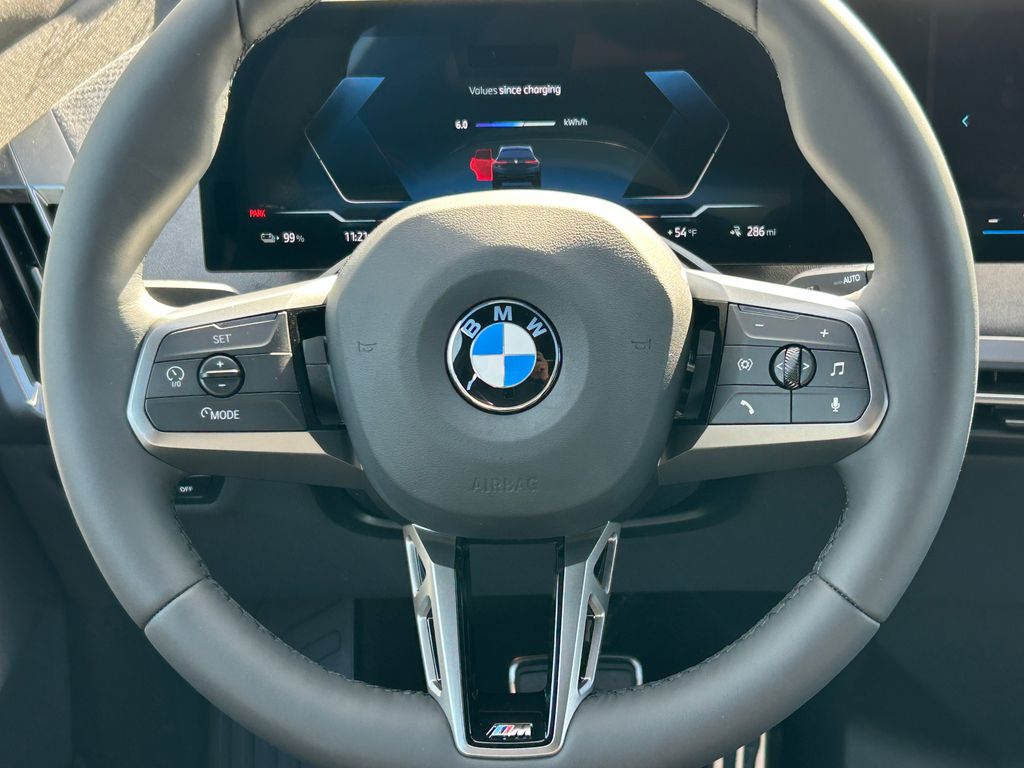 Thumbnail: 2026 BMW iX - 17