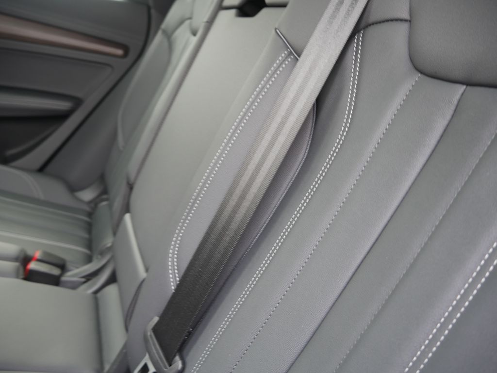 Thumbnail: 2023 Audi Q5 - 25