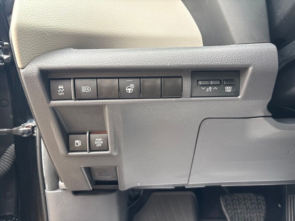 Used 2024 Toyota Sienna Van