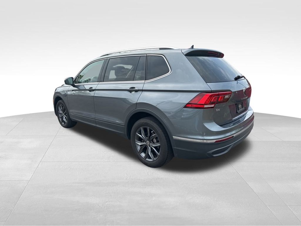 2023 Platinum Gray Metallic Volkswagen Tiguan 2.0T SE FWD SUV
