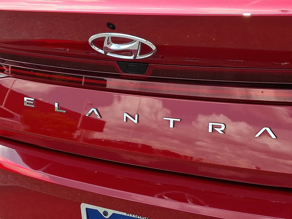 Thumbnail: 2023 Hyundai Elantra - 32