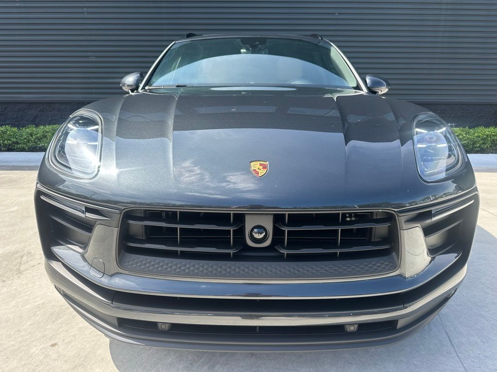 Thumbnail: 2025 Porsche Macan - 7