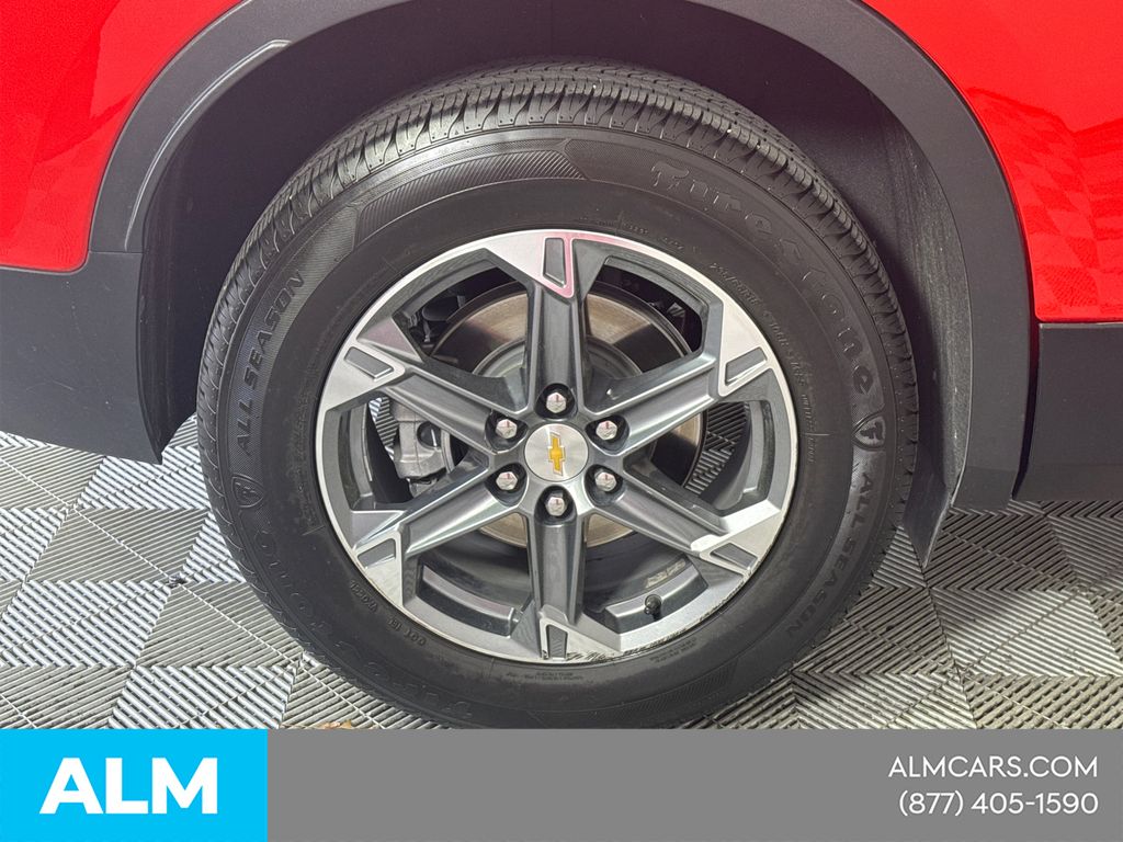 Used 2025 Orange Chevrolet LT image 20