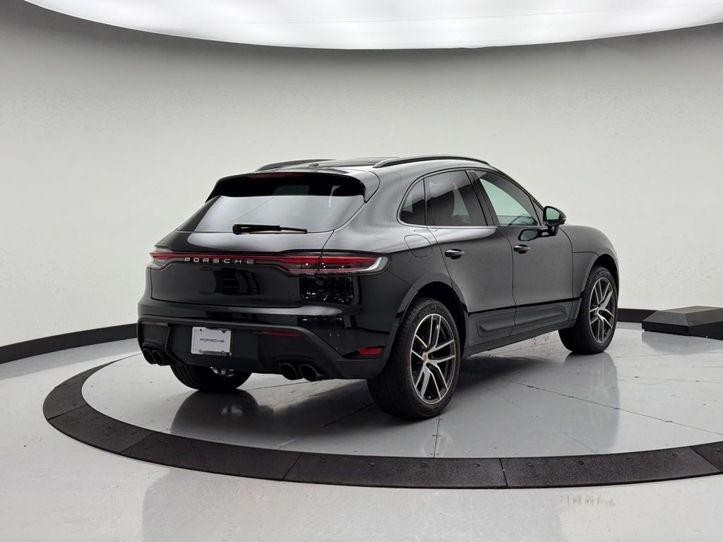 Thumbnail: 2026 Porsche Macan - 7