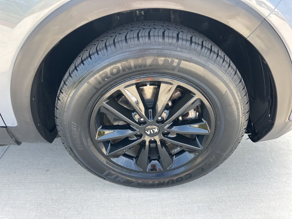 2020 Everlasting Silver Kia Sorento LX AWD SUV