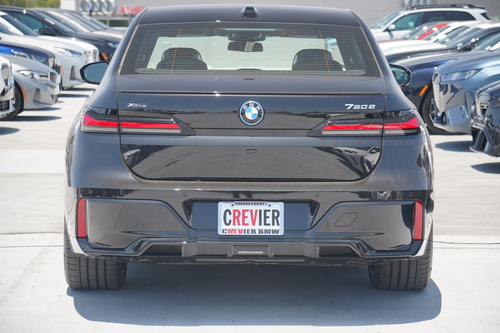 Thumbnail: 2025 BMW 7 Series - 7