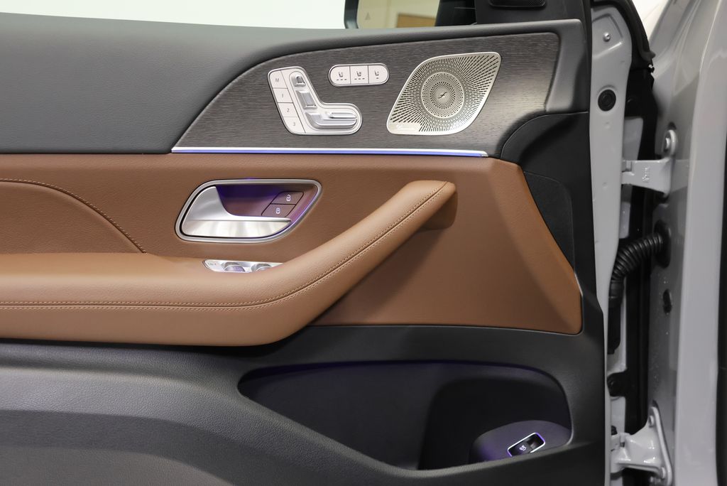 Thumbnail: 2026 Mercedes-Benz GLE - 32