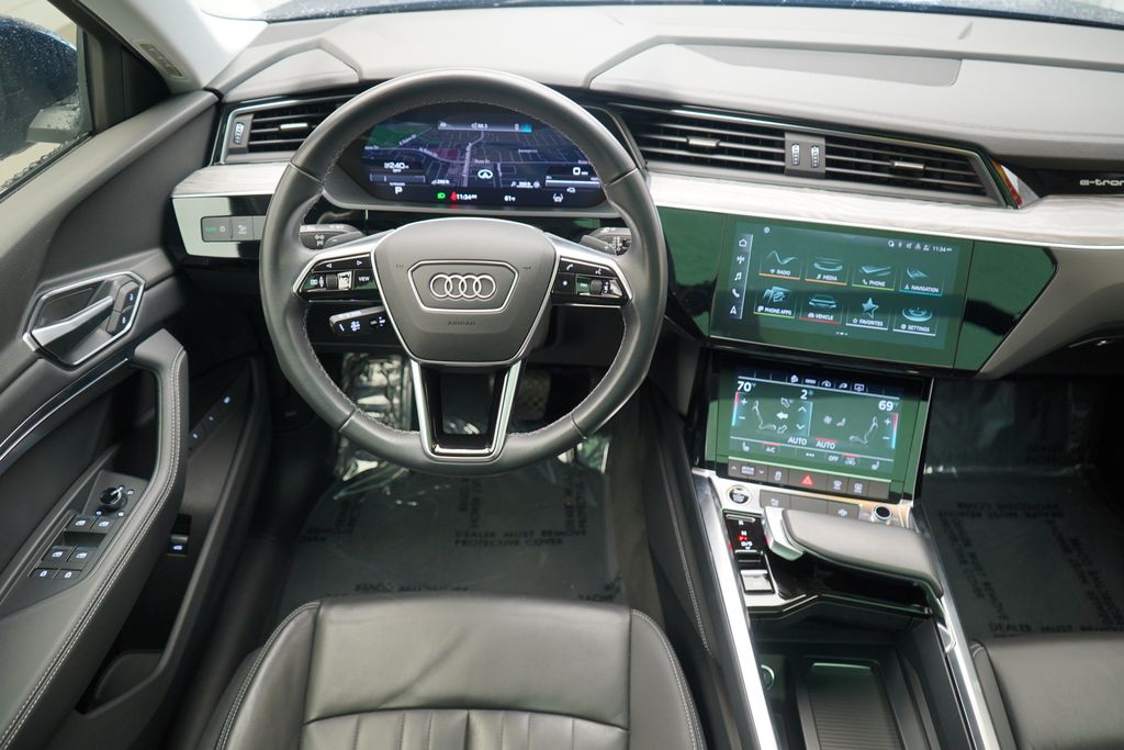 2022 Audi e-tron S Premium 12