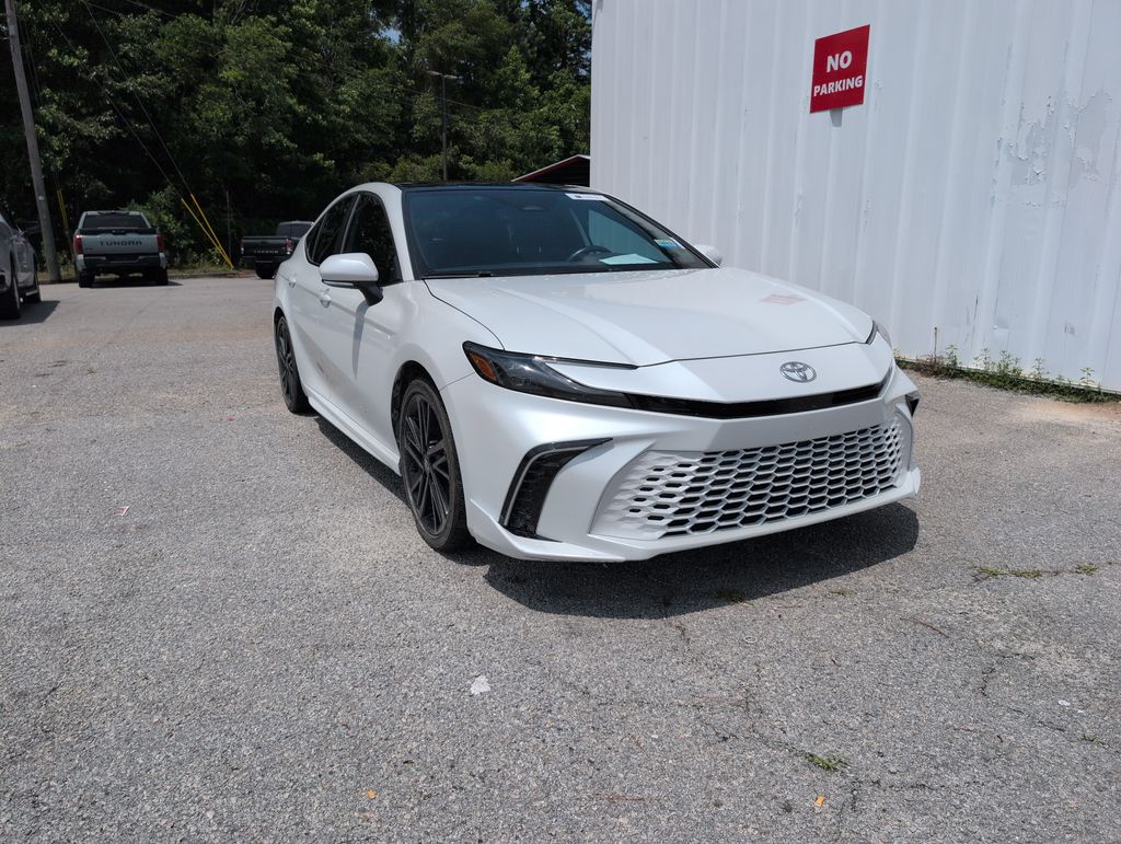 White (Wind Chill Pearl) 2025 Toyota Camry XSE FWD Sedan Front-Wheel Drive Continuously Variable Transmission