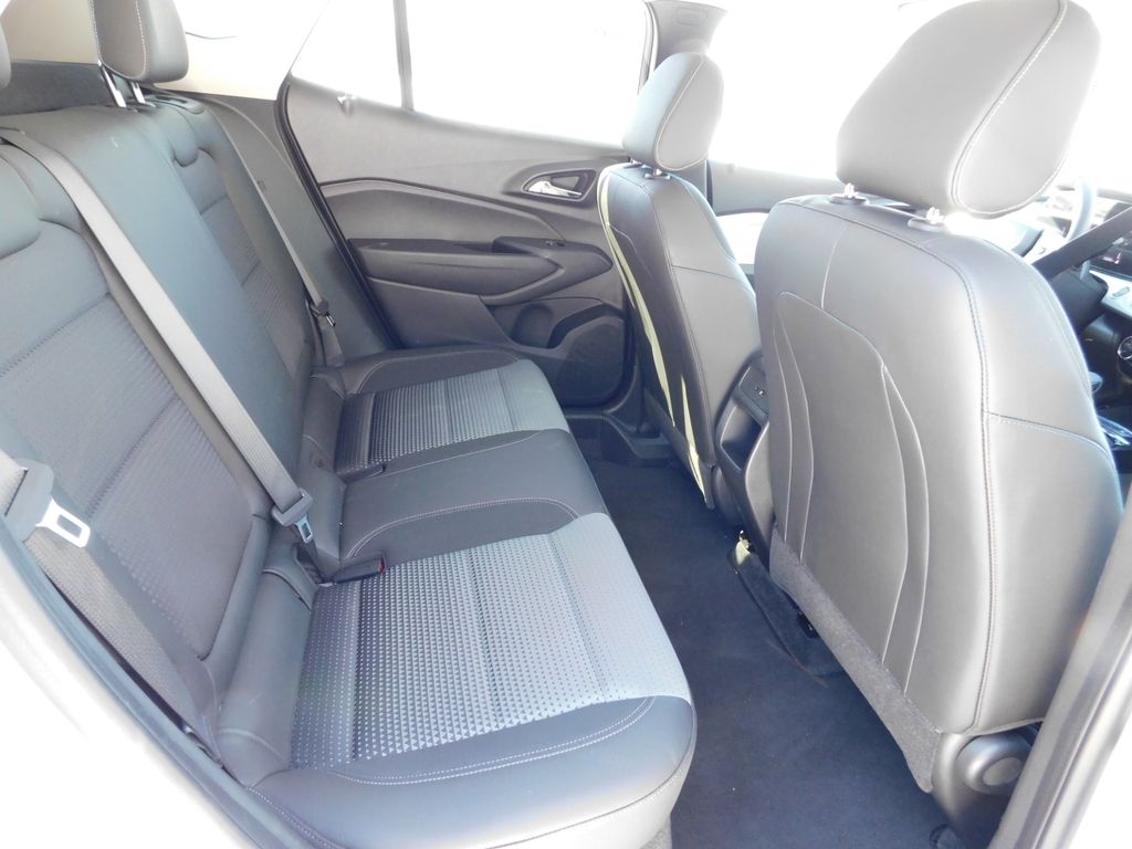 Thumbnail: 2025 Chevrolet Trax - 4