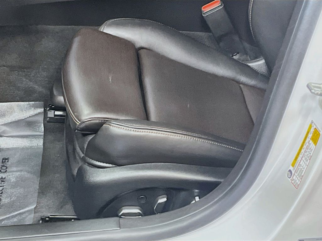 Used 2025 Crystal White Tricoat Cadillac Sport image 20