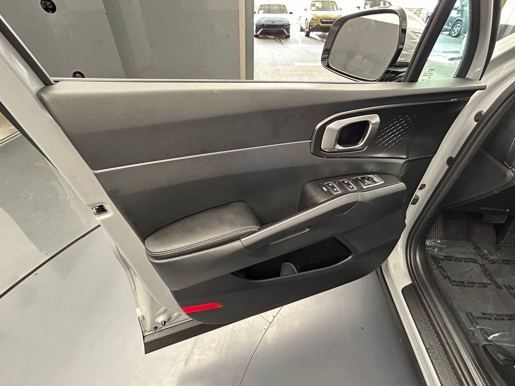 Used 2025 Wolf Gray Kia S image 18