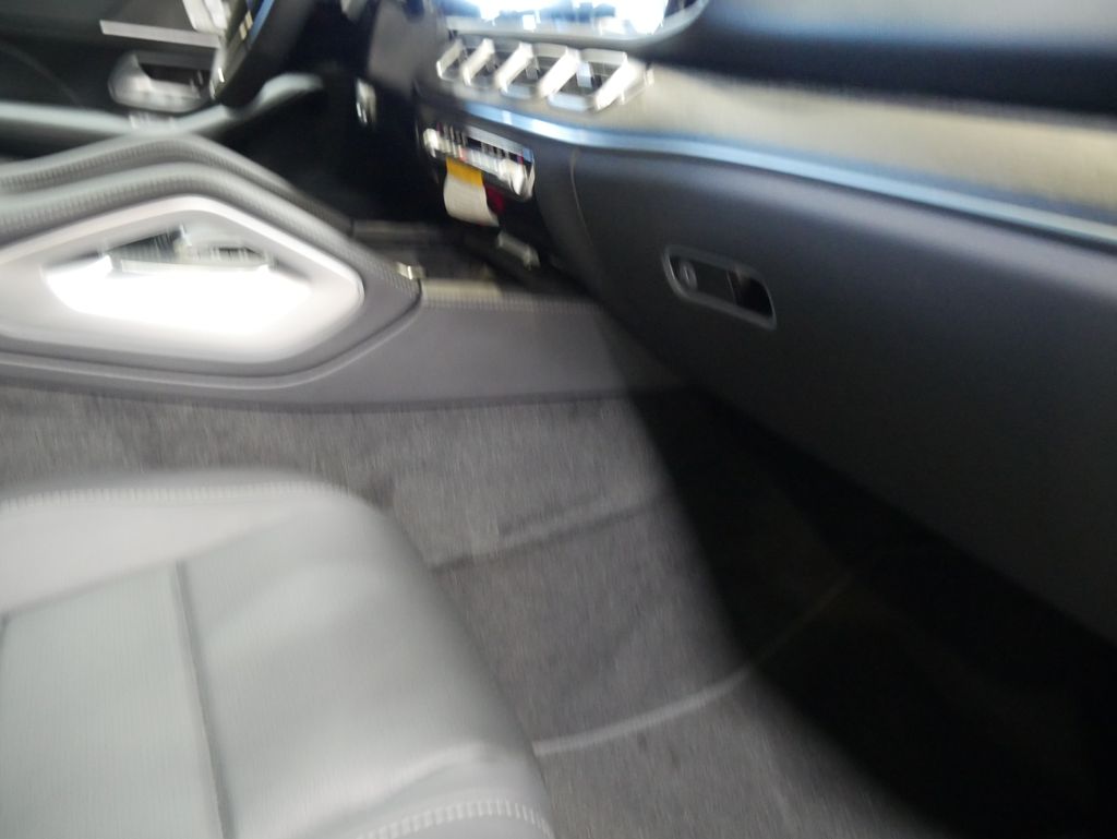 Thumbnail: 2026 Mercedes-Benz GLE - 29