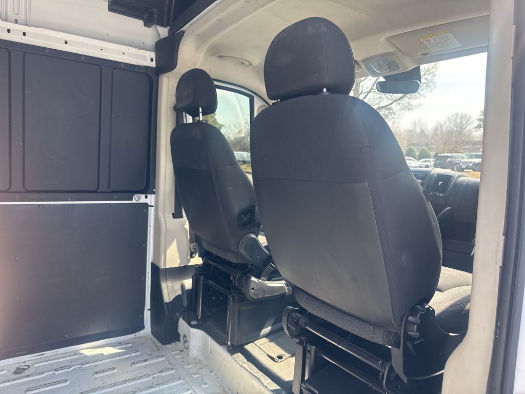 Used 2019 White Ram Base image 10