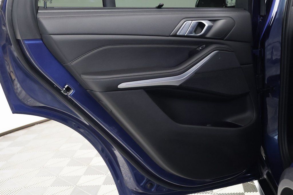 Thumbnail: 2022 BMW X5 - 13