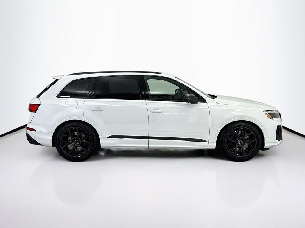Thumbnail: 2026 Audi SQ7 - 4
