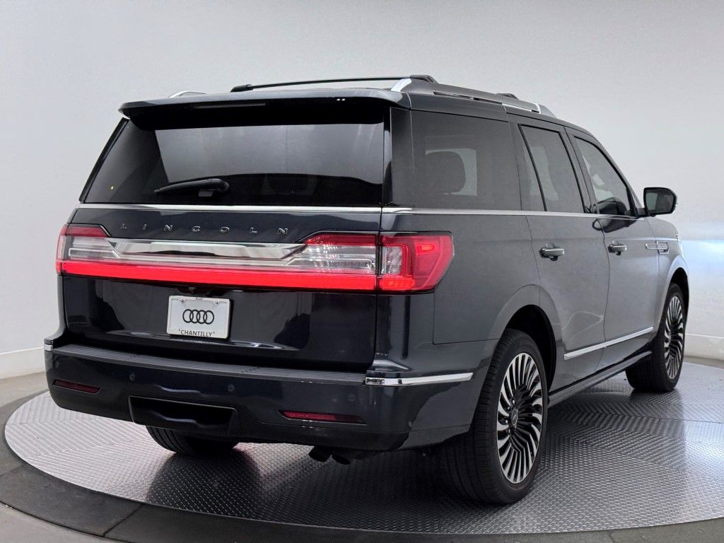 Thumbnail: 2021 Lincoln Navigator - 11