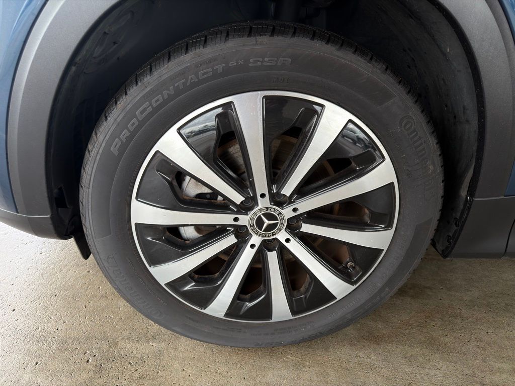 Thumbnail: 2023 Mercedes-Benz GLB - 10