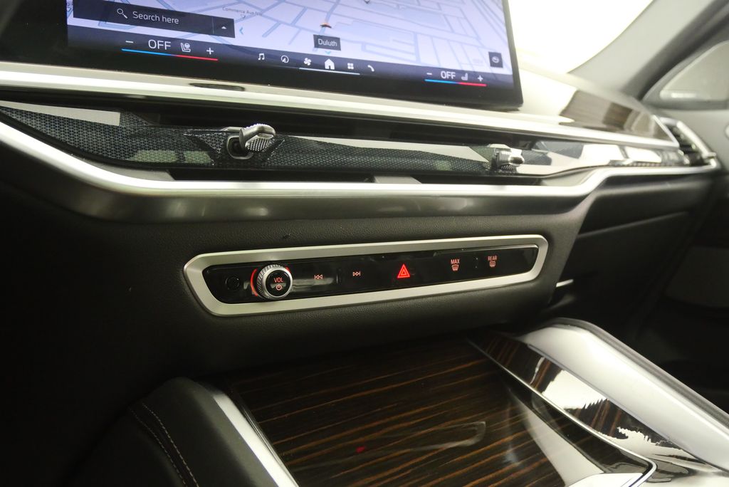 Thumbnail: 2025 BMW X6 - 26