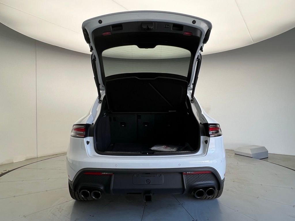 Thumbnail: 2024 Porsche Macan - 20