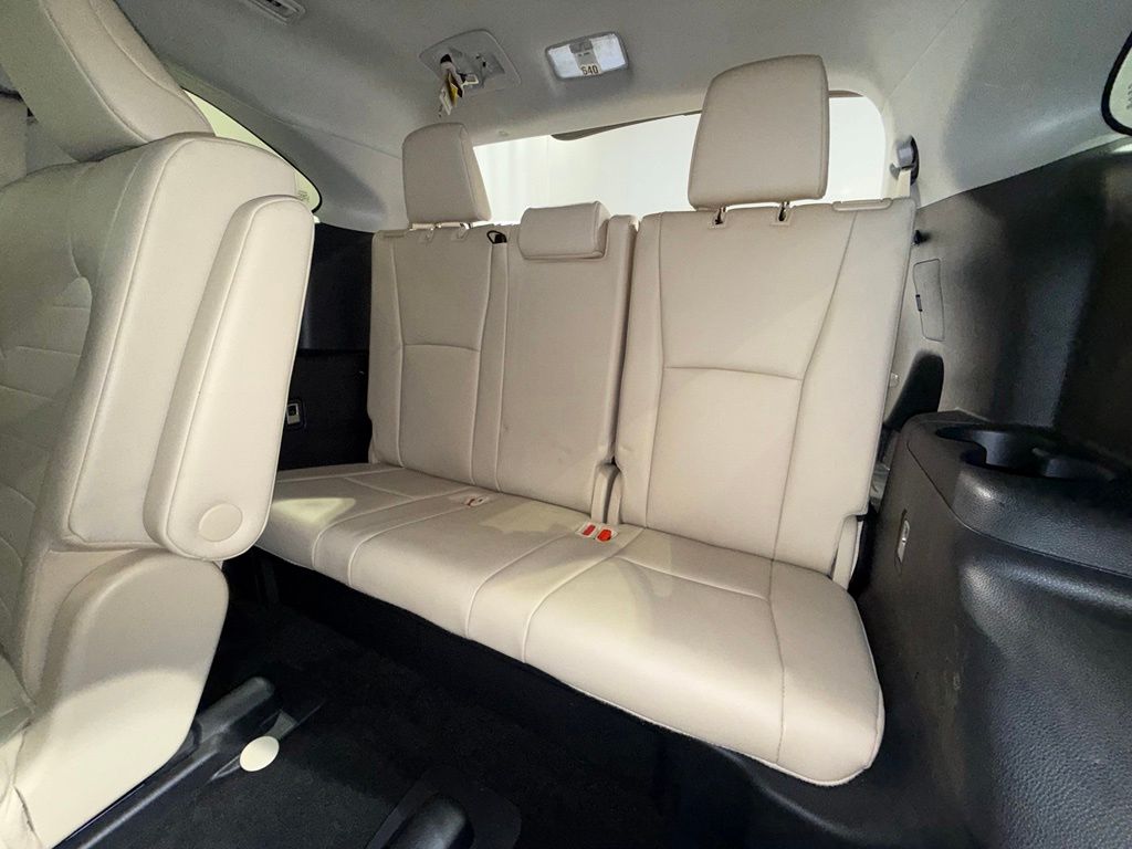 Thumbnail: 2023 Toyota Highlander - 23