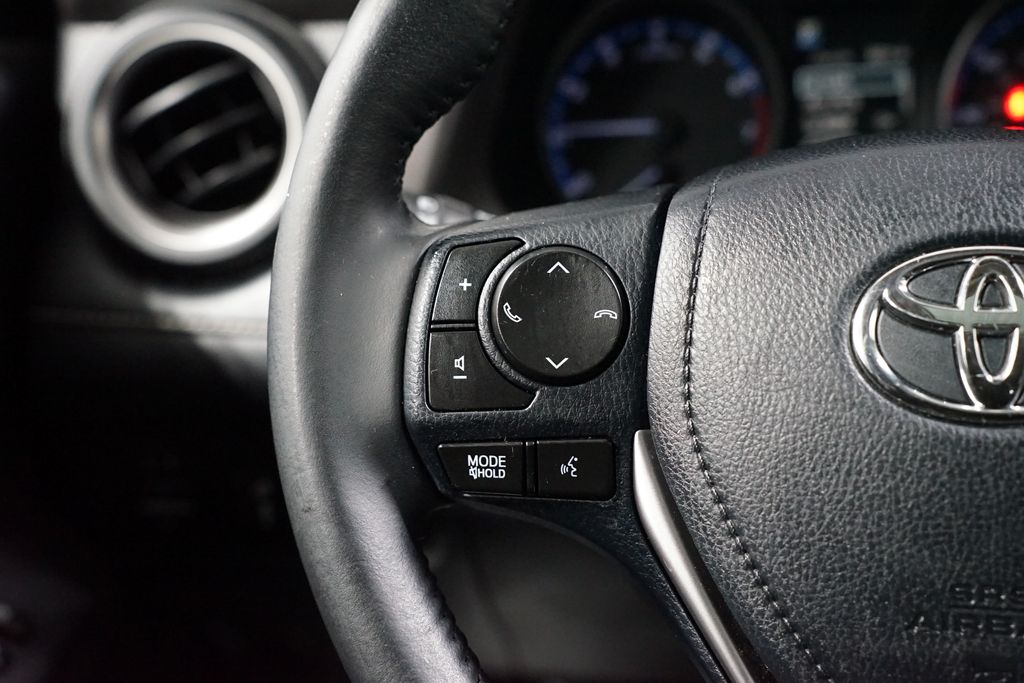 Thumbnail: 2018 Toyota RAV4 - 14